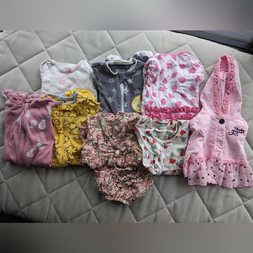 Baby Girl 3-6 Month 8-Piece Clothing Bundle/Lot